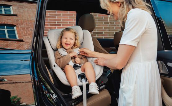 Silla de coche Dual fix Pro de Britax Römer 3 CALIDAD E INGENIERÍA - MADE IN GERMANY