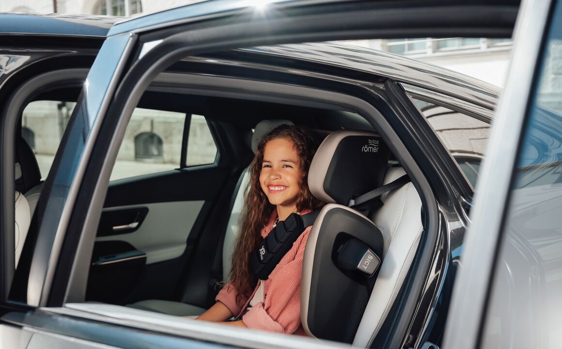 Asiento y reposacabezas regulable de la KIDFIX PRO